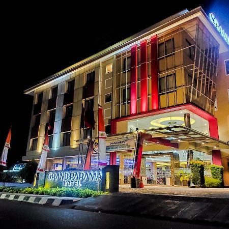 Grand Parama Hotel Tanjung Redep Exterior foto